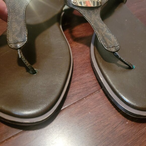 Michael Kors Logo Plaque Sandal - Picture 8 of 16